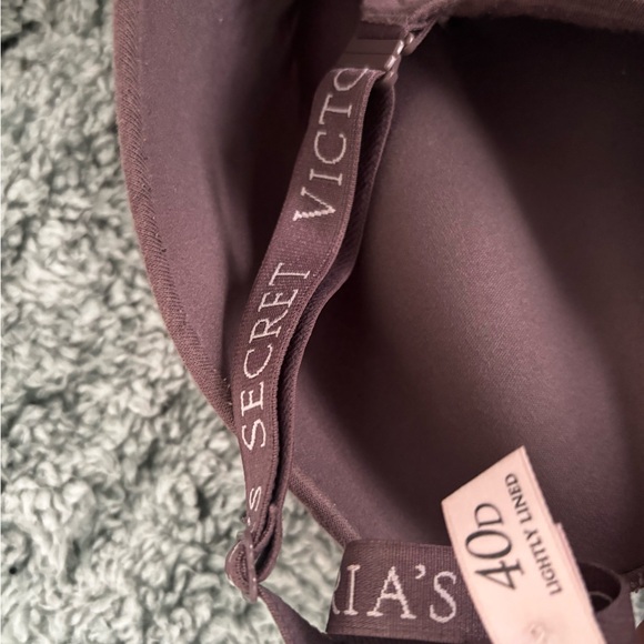 VS/Pink Bras - Picture 3 of 15